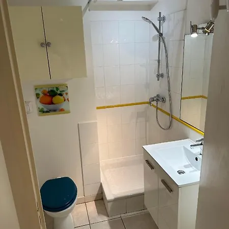 Studio Piscine 150 Metres Bord De Apartment *