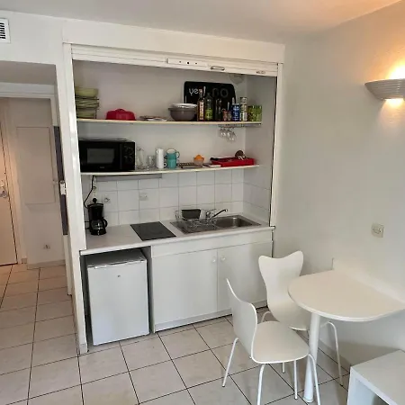 Studio Piscine 150 Metres Bord De *